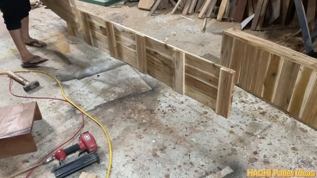 King Size Bed Frame: Beauty and Craftsmanship of Pallet Woodworking смотреть онлайн