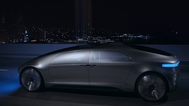 Mercedes F015 revela el 'Happy Back to the Future day'. смотреть онлайн