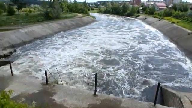 Водосброс плотины в Арамиле смотреть онлайн