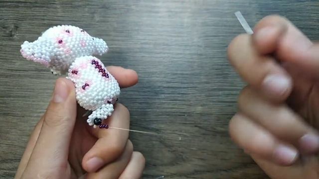 Ушан ( зайчик) из бисера амигуруми. Мастер клас.Нижние лапки. смотреть онлайн