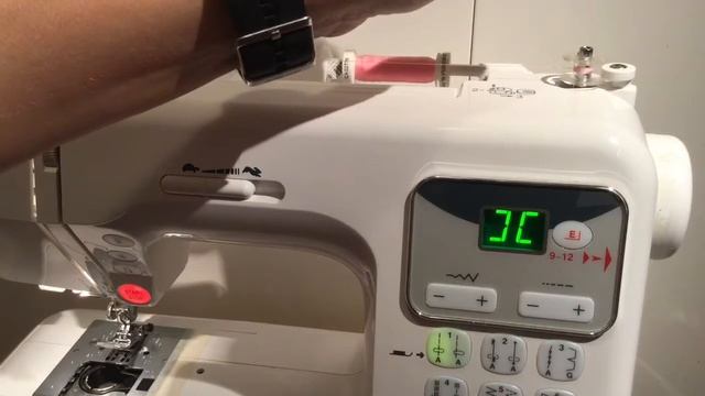 Att spola undertråd på Janome 4030 смотреть онлайн