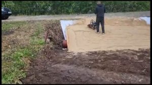 Заезд под уклоном, спил и планировка участка