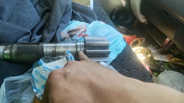 Unic 375. Переборка поворотного редуктора. Порвало. смотреть онлайн