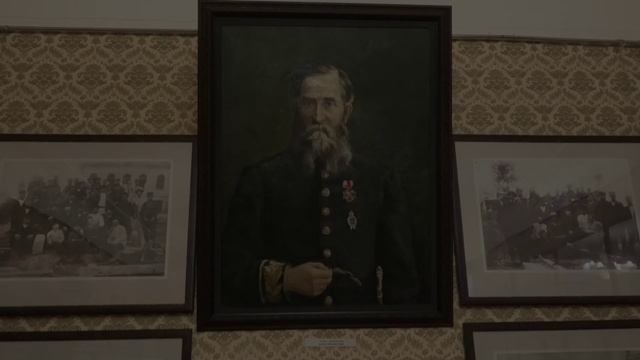 Человек, усыновивший город смотреть онлайн