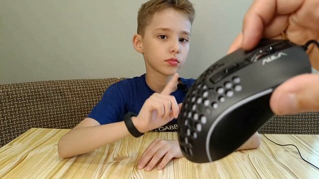 Распаковка игрового набора AULA T650.