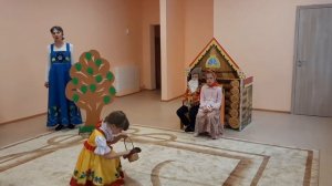 Инсценировка сказки В. Даля "Снегурочка" детьми подготовительной группы.
