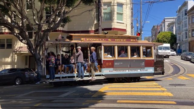 Powell-Hyde Cable Car 22 @ Hyde St & Jackson St San Francisco California (Slow Motion) смотреть онлайн