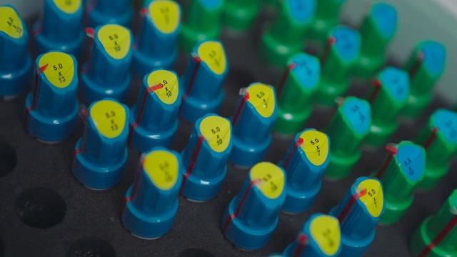 Имплантация зубов. Семейные стоматологии ИЛАТАН смотреть онлайн