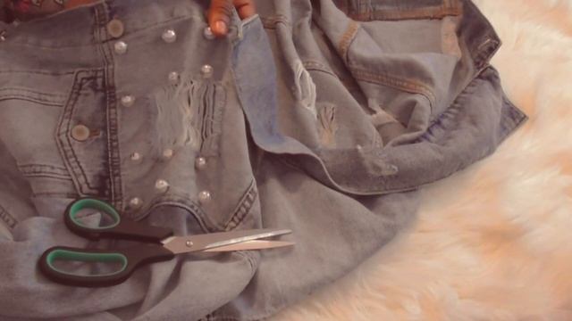 D.I.Y CHANEL INSPIRED PEARL DENIM JACKET | MIRANDA EJIOGU смотреть онлайн