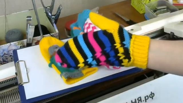 Рукавички не должны быть примитивными, даже если их никто не видит смотреть онлайн