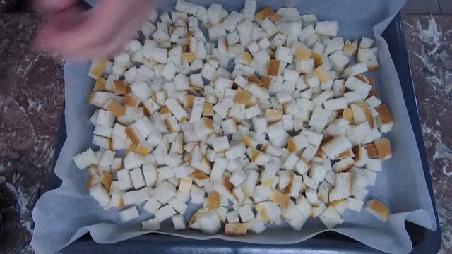 Сухарики с чесноком смотреть онлайн