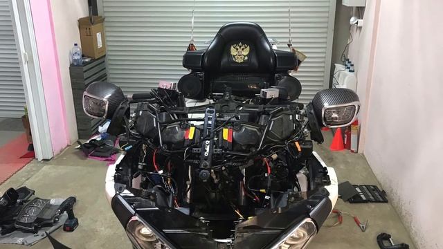 GOLD WING 1800 смотреть онлайн
