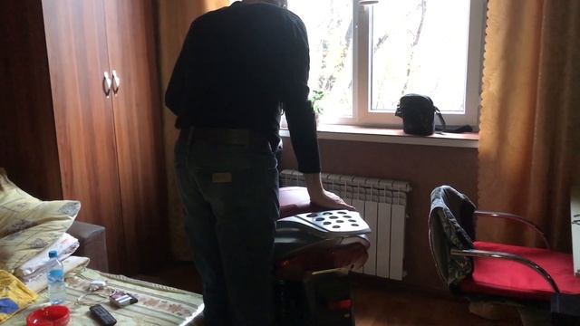 Как затащить мотоцикл на третий этаж| Life (06.11.2019) смотреть онлайн