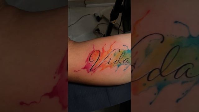 ?Sabias que? Lo mas doloroso del tatuaje, no son las Agujas ?? смотреть онлайн