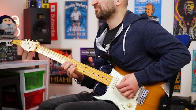 This Limited Edition Fender '65 Deluxe Reverb Sounds Great! смотреть онлайн