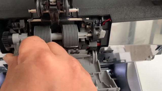 Montaje de Los Rodillos en Escáner Fujitsu fi-7900. смотреть онлайн
