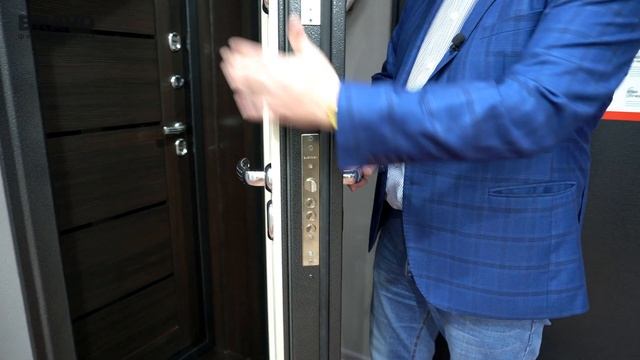 Какую ВХОДНУЮ ДВЕРЬ выбрать в ДОМ? Наполнение и уплотнители входных дверей. Двери Браво смотреть онлайн