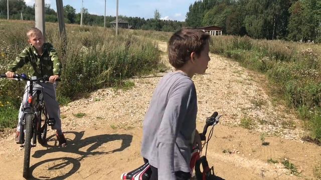 НАШ ПЕРВЫЙ ВЛОГ/ПРОБИРАЕМСЯ В ЧУЖОЙ ДОМ/ПОЕЗДКА НА ДРУГИЕ ДАЧИ!!! смотреть онлайн