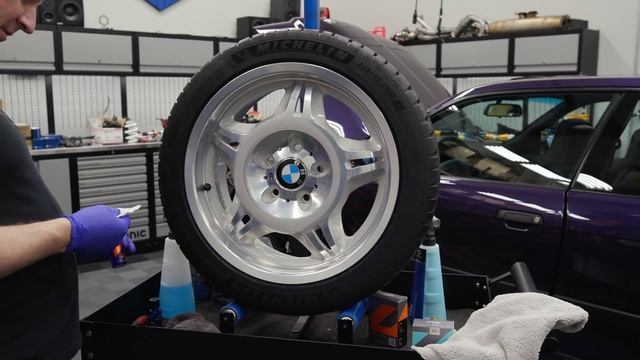 CARPRO DLUX and Gliss V2: Coating Application on Style 24 E36 M3 Wheels смотреть онлайн