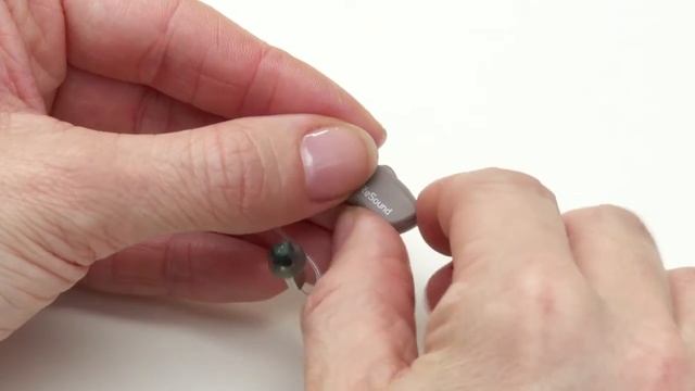 Как извлечь и выключить слуховой аппарат с выносным ресивером RIE 61 смотреть онлайн