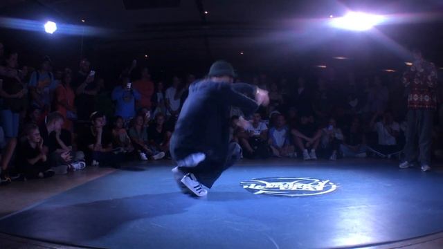 Yalta Summer Jam 2022 - Чем богат - 1'8 - UzeeRock vs Dirty #bmvideo смотреть онлайн