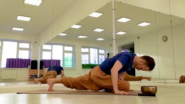 Виньяса на основе позы голубя. средний и продвинутый уровень смотреть онлайн