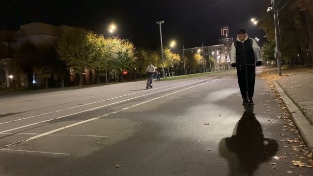 БЕЗУМНЫЕ ГОНКИ ЭЛЕКТРОДОСКА, ЭЛЕКТРОСАМОКАТЫ Т128 & Yokamura смотреть онлайн