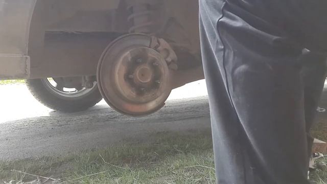 приус 20, замена задних колодок, пробег 160 000 км. смотреть онлайн