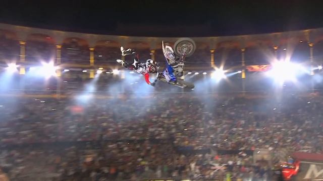 The Best Locations In 16 Years Of Red Bull X-Fighters смотреть онлайн