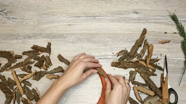 Новогодний подсвечник из коры Месяц./DIY: Christmas Candlestick From Tree Bark Мoon.