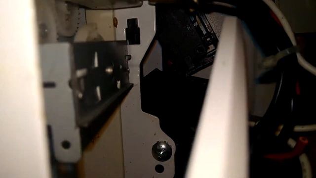 СВЧ Перегорает предохранитель при открывании дверцы. Микроволновка РЕШЕНО. смотреть онлайн