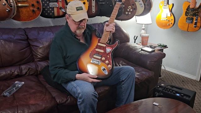 Vicers Strat copy unboxing and review смотреть онлайн