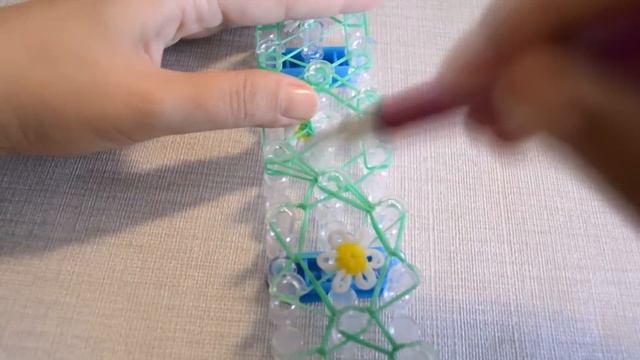 Браслет из резинок "Венок из ромашек". Цветы из резинок Rainbow Loom. смотреть онлайн