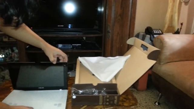 Unboxing Asus X200M touch screen laptop смотреть онлайн