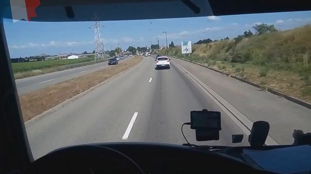 Наши водители во Франции / №141 смотреть онлайн