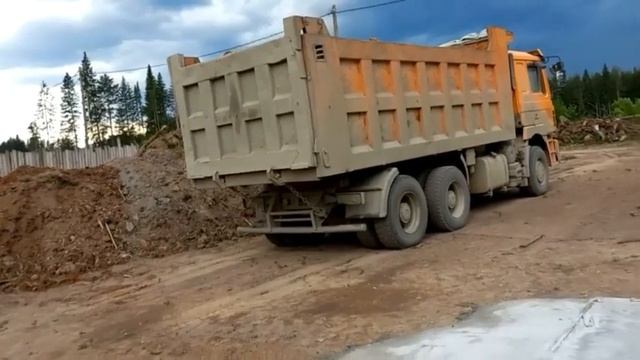 Нивелир, муравьи и песчано-щебеночная смесь - все это в один день смотреть онлайн