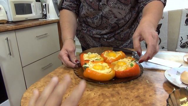 Быстрый завтрак в микроволновке - два в одном, с мясом и без.  Просто, быстро и очень вкусно.