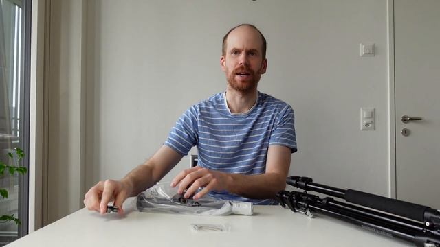 Best Budget Tripod For YouTube Videos