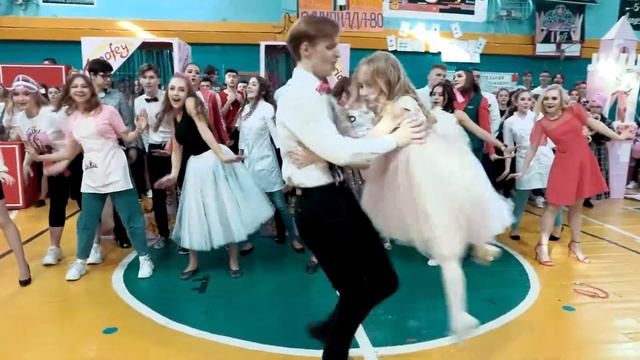 "А ну-ка, девушки!" смотреть онлайн