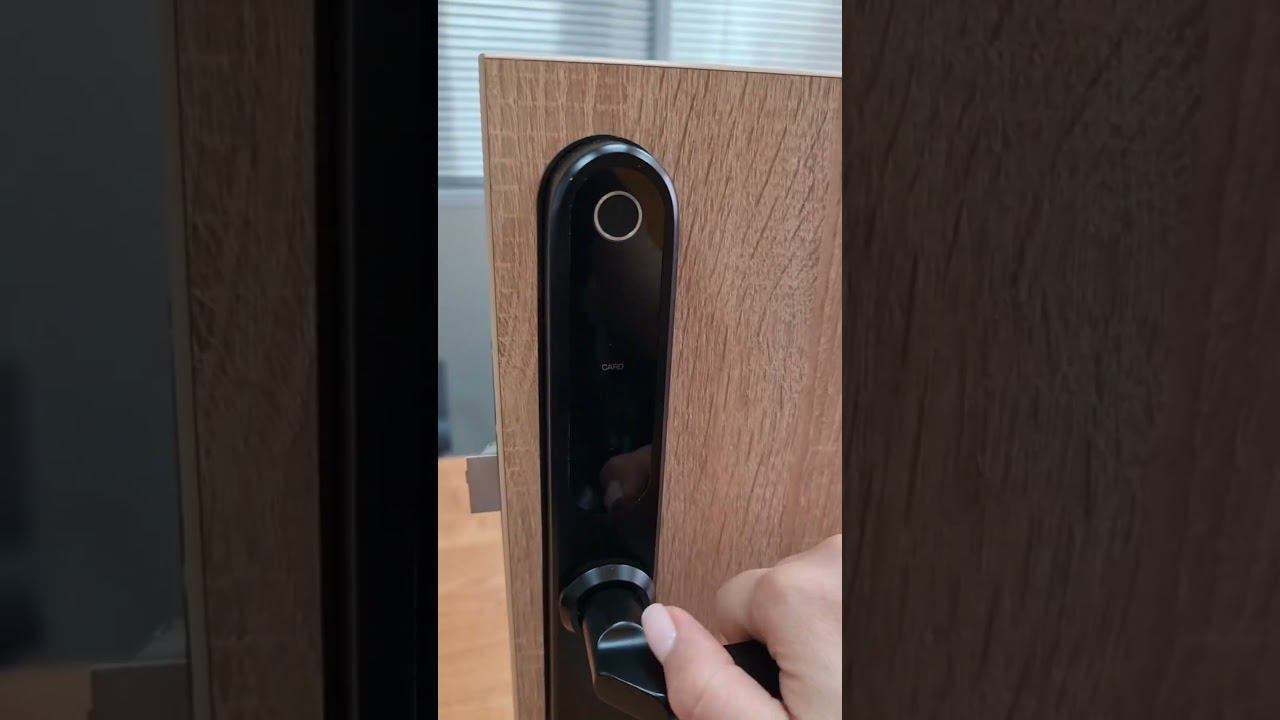 ✅УМНЫЙ ЗАМОК КРИЧИТ смотреть онлайн