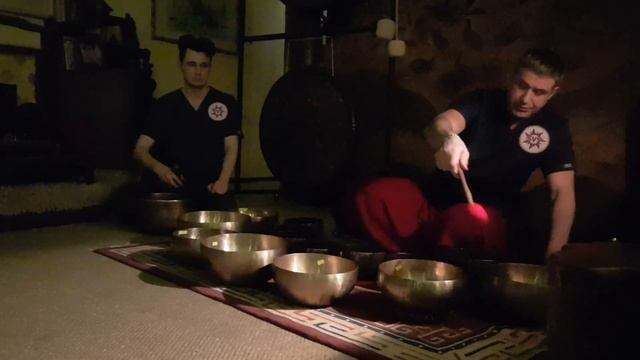 Медитация с гонгами и поющими чашами в Клубе Чайной Культуры Мойчай.ру на Малой Дмитровке смотреть онлайн