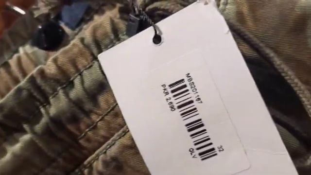 A visit to the Outfitters Factory outlet смотреть онлайн