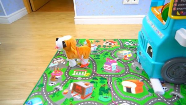 Erik and Gleb play with Toy Food Truck