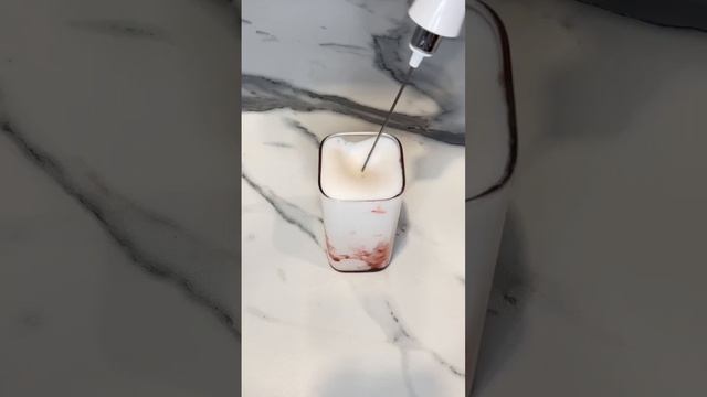 Strawberry milkshake ?Клубничный молочный коктейль ? смотреть онлайн
