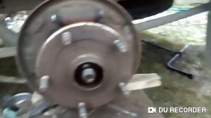 Последствие перетянутой гайки оси ступицы.