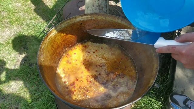 Плов из свинины в казане на костре. Нуу очень вкусно