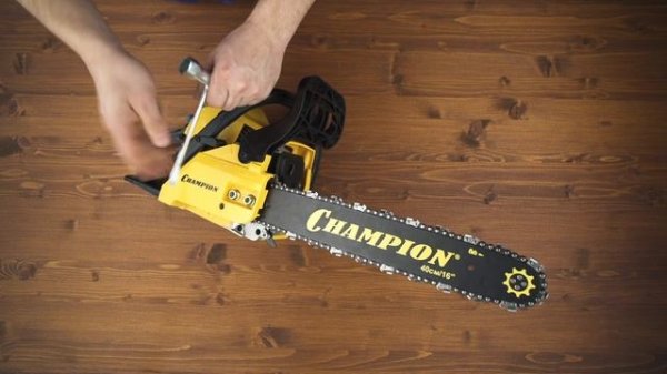 Видеоинструкция Champion: бензопила. Комплектность, подготовка, запуск