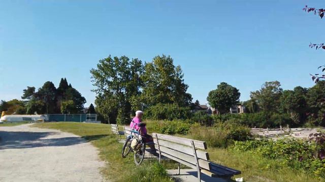 Weekday Morning Walk from Vanier Park to Kitsilano Beach - 4K Virtual Walk on the Beach смотреть онлайн
