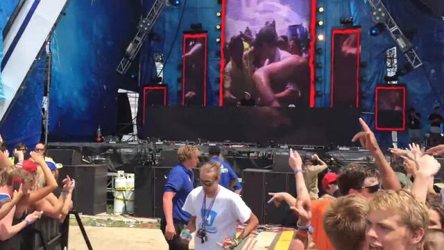 Martin Garrix Trap Queen Live @ The Indy 500 Snake Pit 05/29/2016 смотреть онлайн