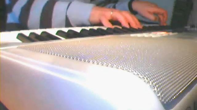Libera Far Away on Yamaha PSR E403 смотреть онлайн